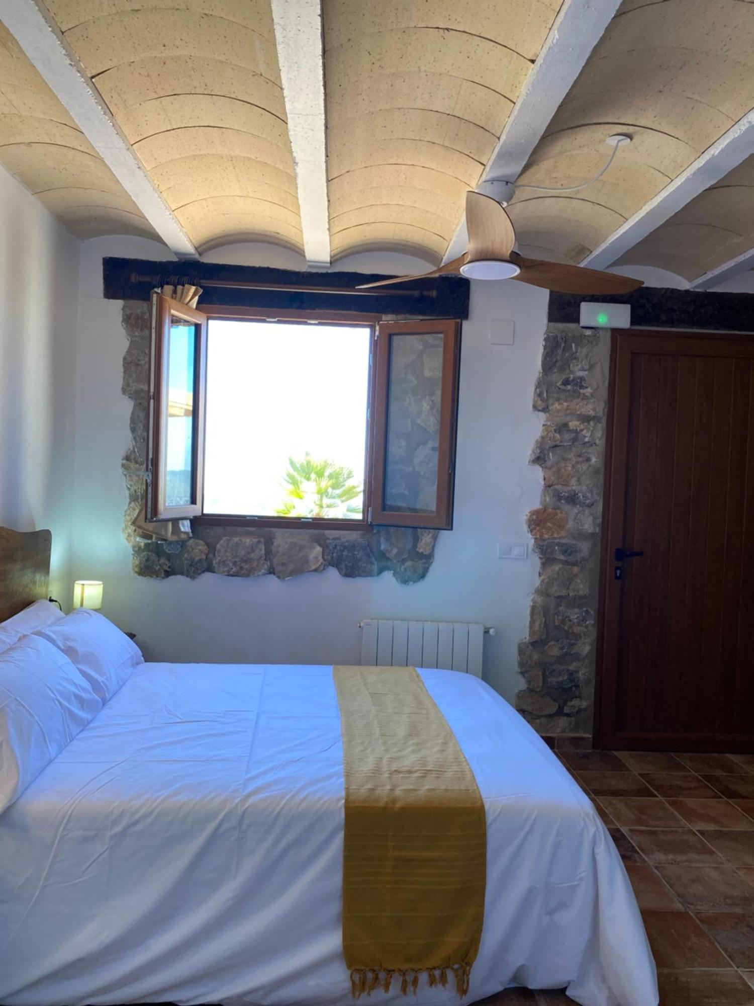 La Cueva De Miravet - Villa De Lujo En La Cima De La Montana Con Vistas Al Mar Cabanes  Bagian luar foto